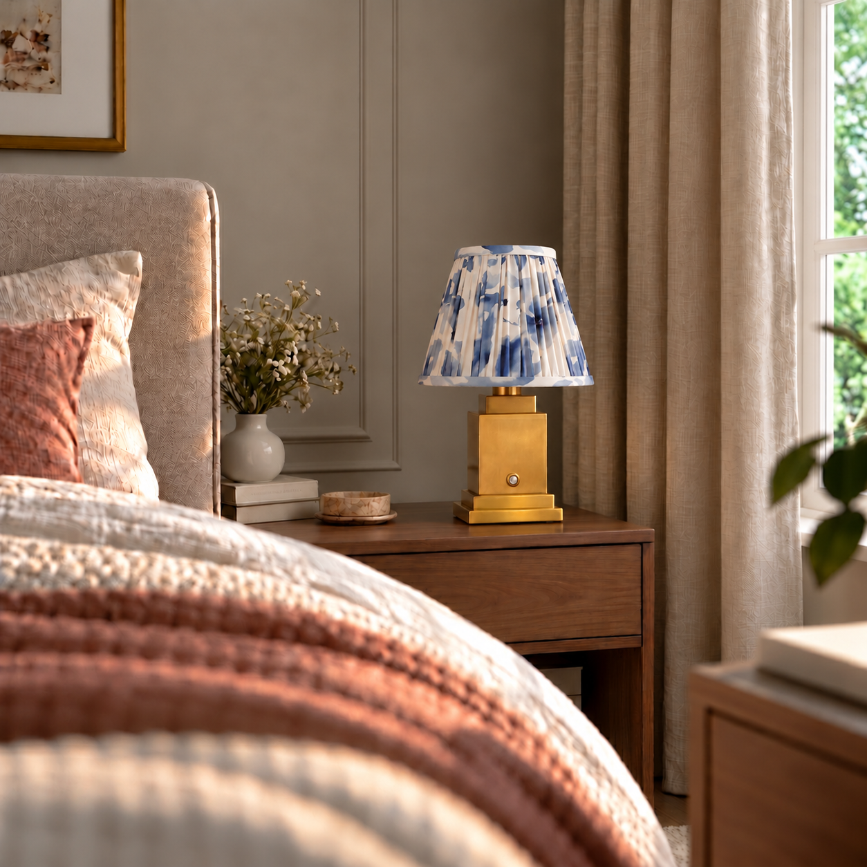 Stockholm Classic Gold - Magnolia Blue Rechargeable Table Lamp