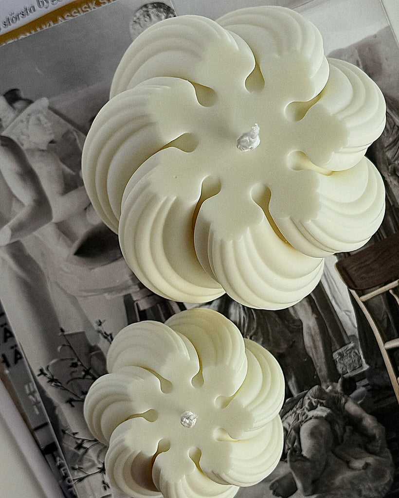 Silk Flow Candle – Lights Stockholm